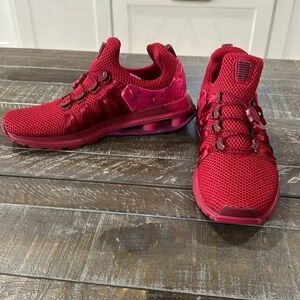 Nike Shox Gravity Women’s sneakers - size 8 new without tags and box